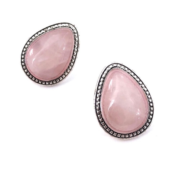 Vintage Jewelry - Natural rose quartz silver tone stud earrings